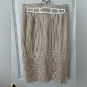 Vintage satin and lace pencil skirt in champagne cream color. Gorgeous!